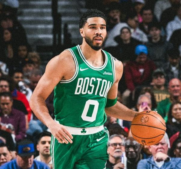 塔图姆30+7+11布朗打爆探花，超级替补32分创纪录，绿军大胜76人